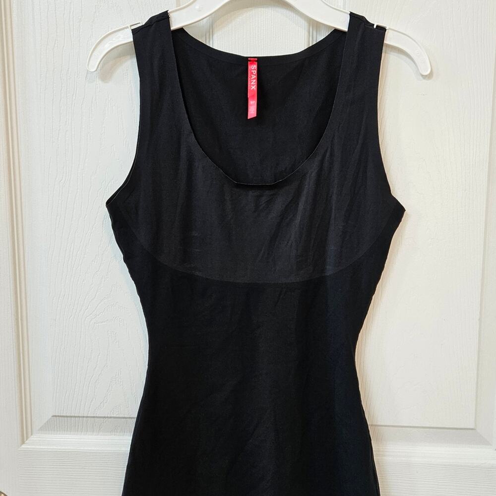 SPANX Black Shaping Tank Top Sleeveless Scoop Neck Slimming Stretch Size S